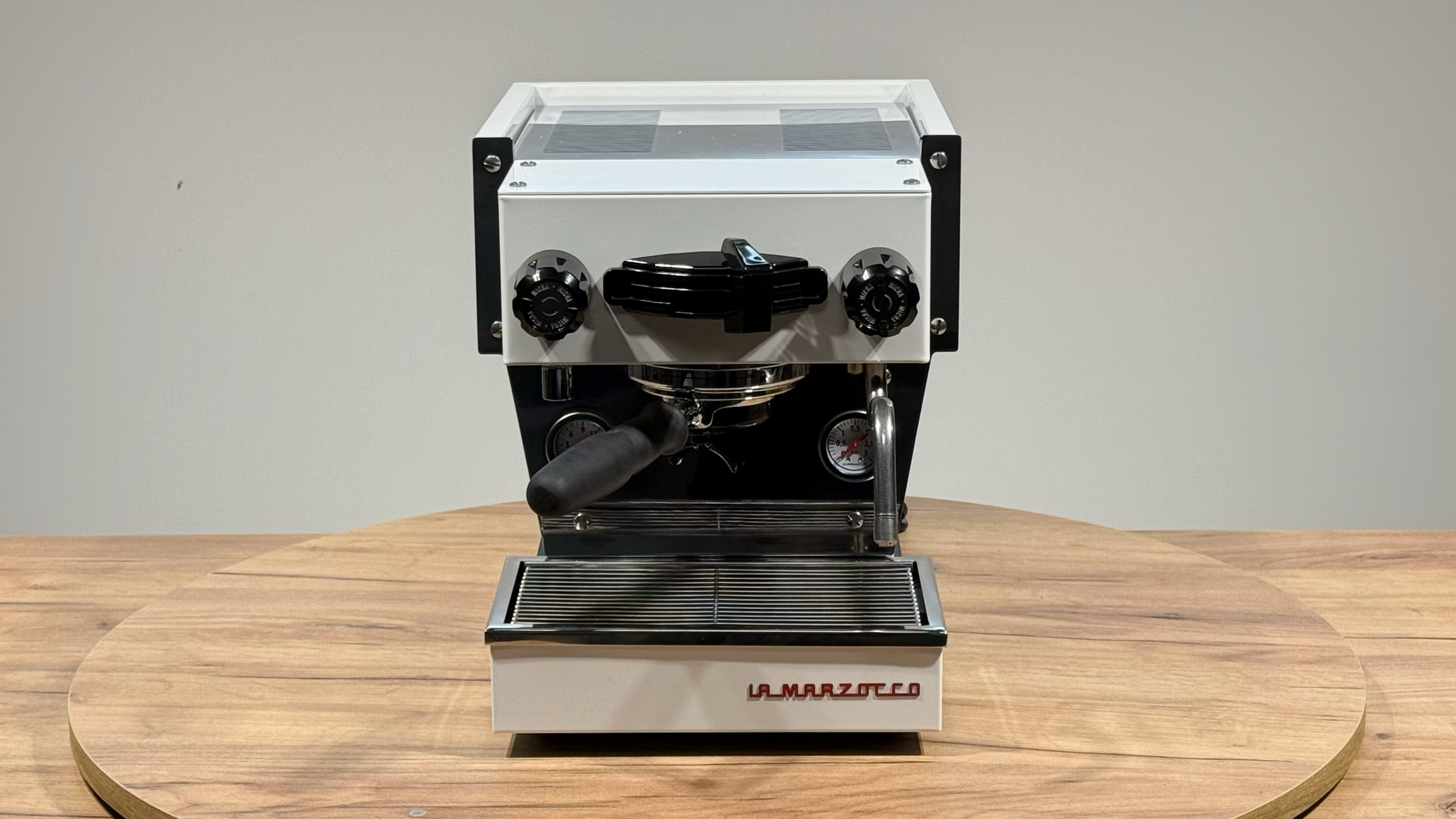 Профессиональная кофемашина La Marzocco Linea Micra 1GR